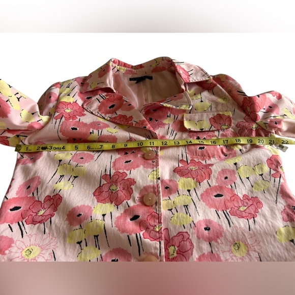 Apostrophe Pink and Red Trench Coat with Vibrant Floral Pattern - Picture 5 of 7